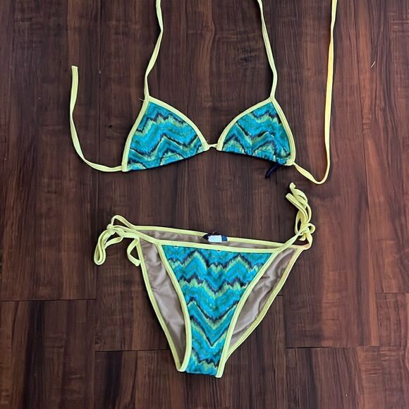 Bikini Size Medium Top & Bottom Blue Green Triangle Tie Top & Bottom - Like New - Picture 1 of 4